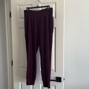 Athleta salutation jogger | size L